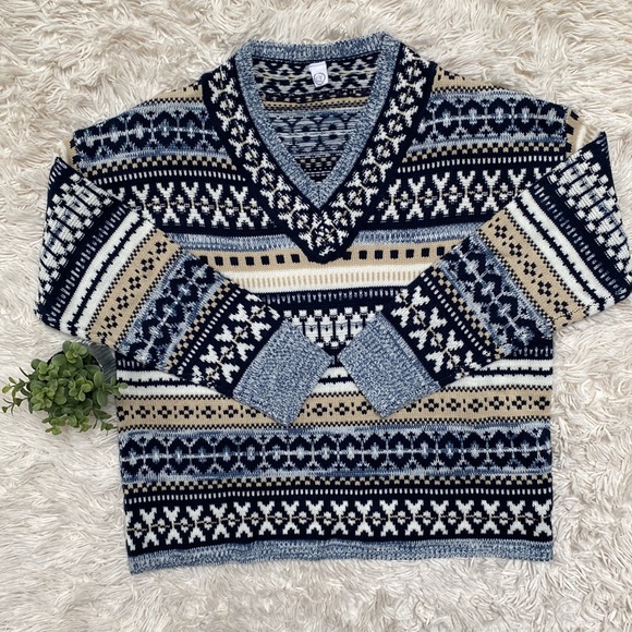 Cy V-Neck Knit Sweater ๐ Blue Tan & White - Picture 3 of 16